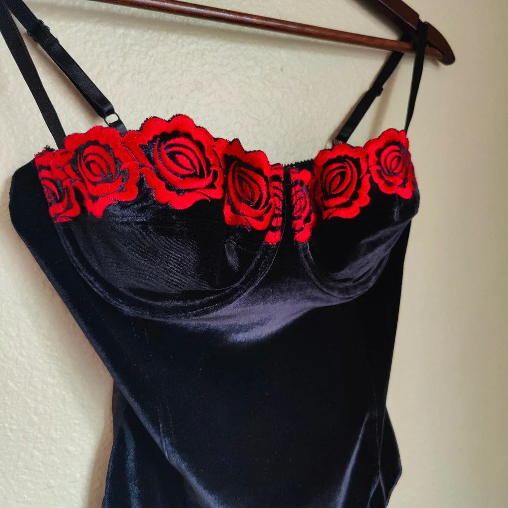 Black Velvet Bustier Corset Top Red‎ Rose Floral Embroidery Vamp Goth Romantic